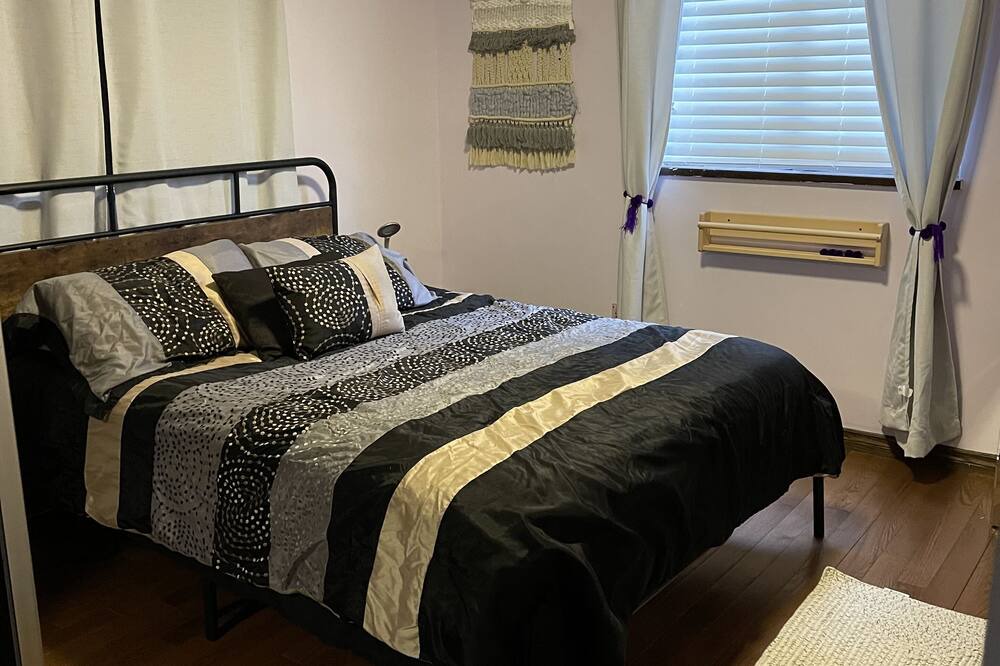 Photo of Bedroom in Lions Bay