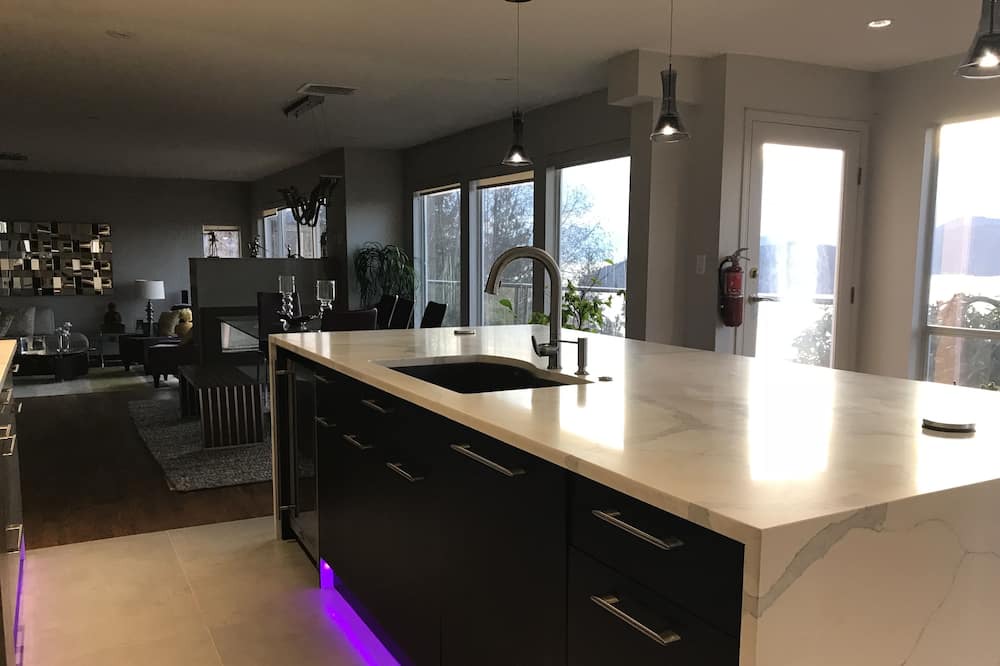 Photo of Kitchen in Lions Bay
