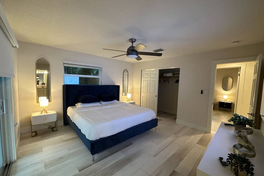 Photo of Bedroom in Lake Ida Shores