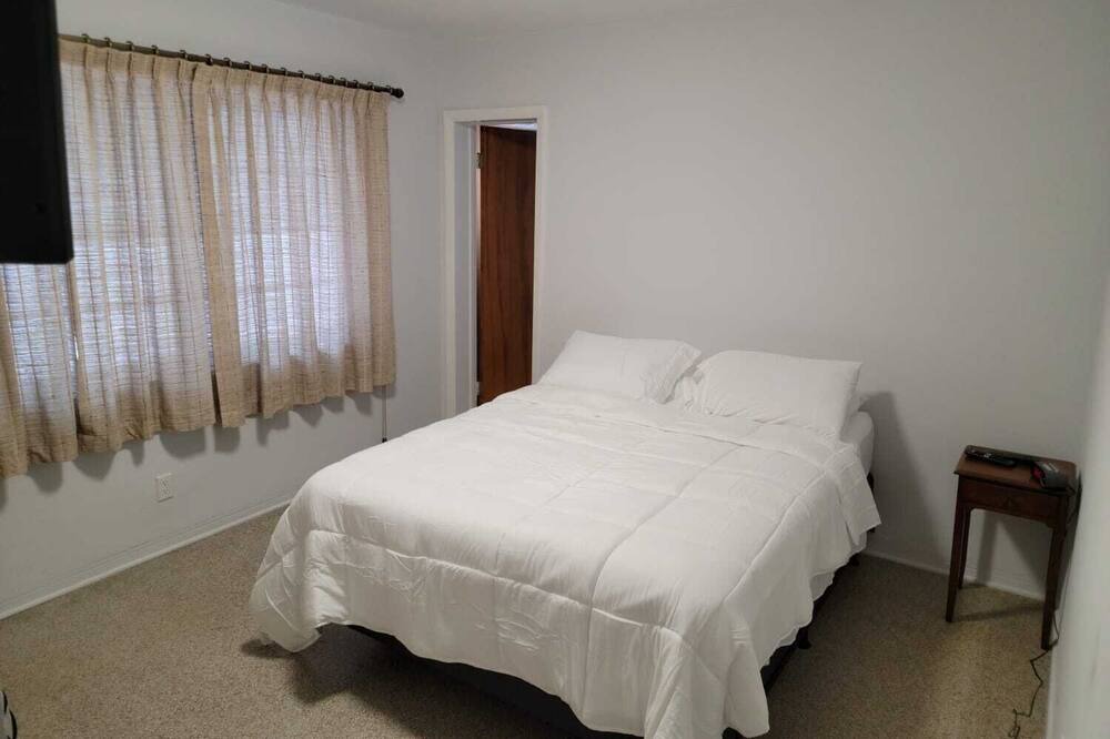 Photo of Bedroom in Harbor Village