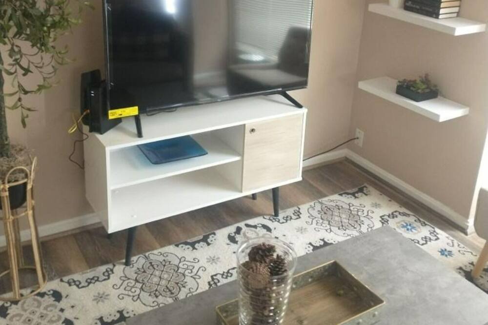 Photo of Livingroom in Highland Heights