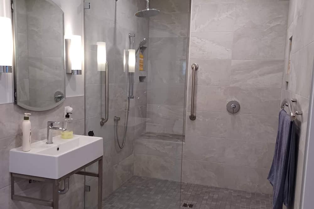 Photo of Bathroom in Sidney