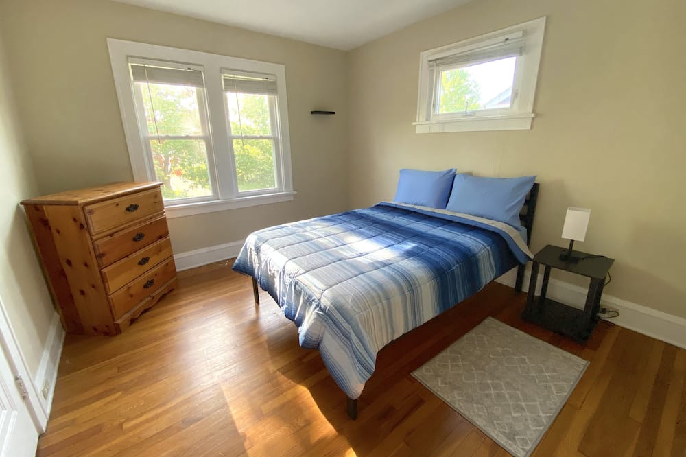 Photo of Bedroom in Cleveland Heights