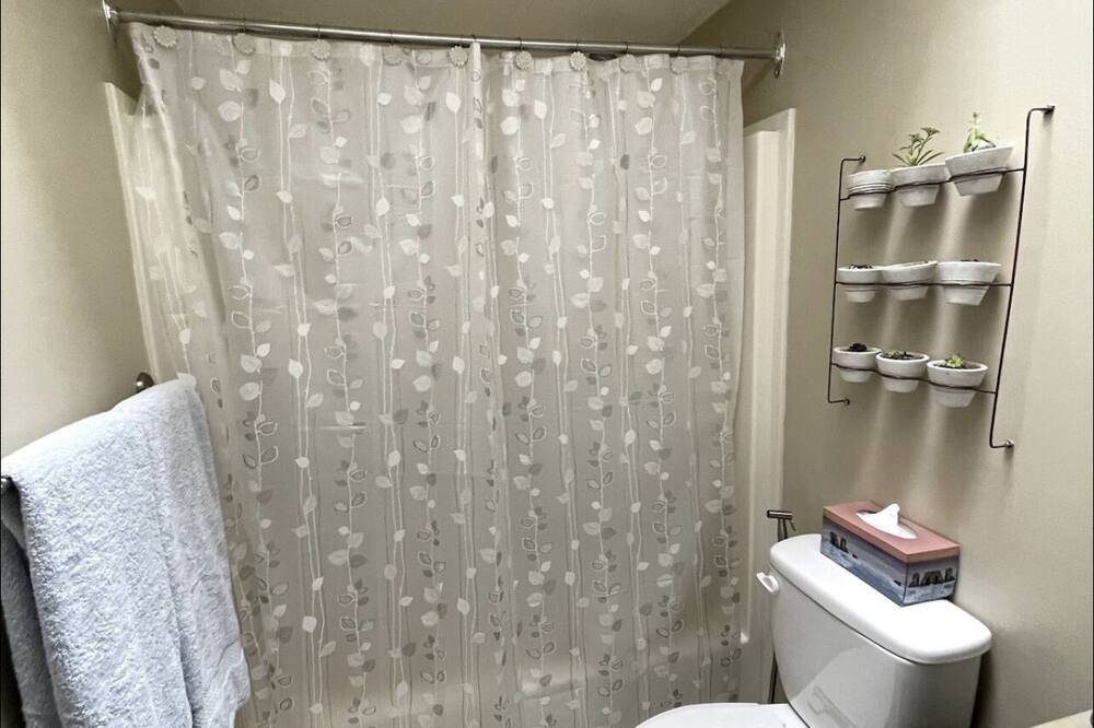 Photo of Bathroom in Anglemont