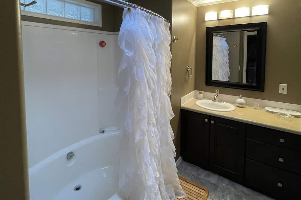 Photo of Bedroom in Anglemont
