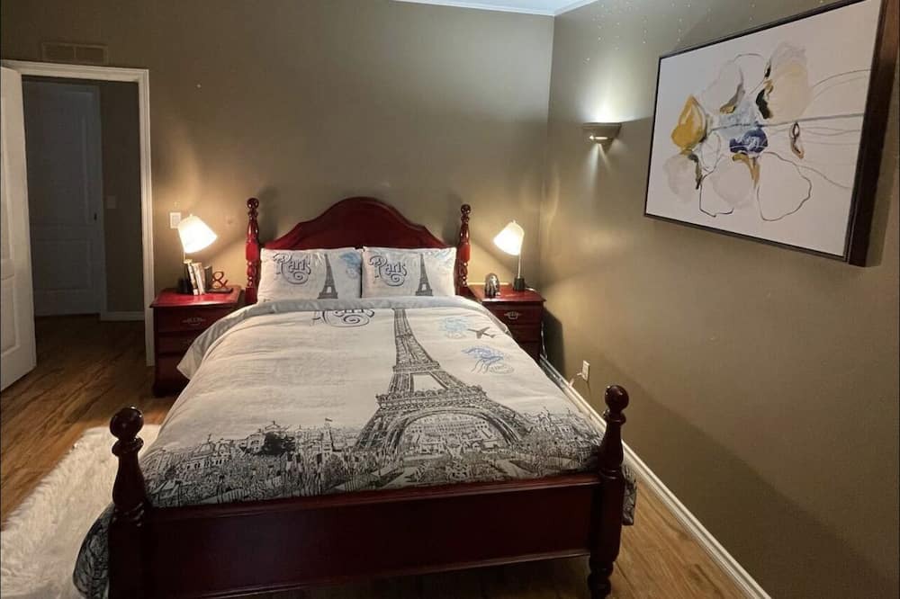 Photo of Bedroom in Anglemont