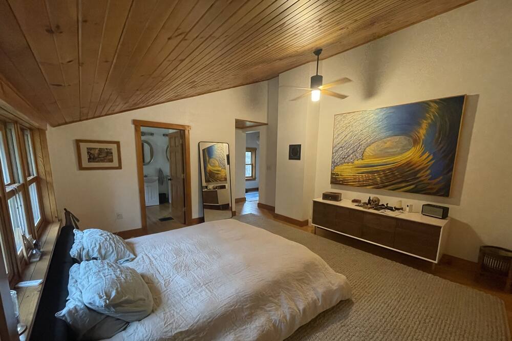 Photo of Bedroom in Lyndon Center