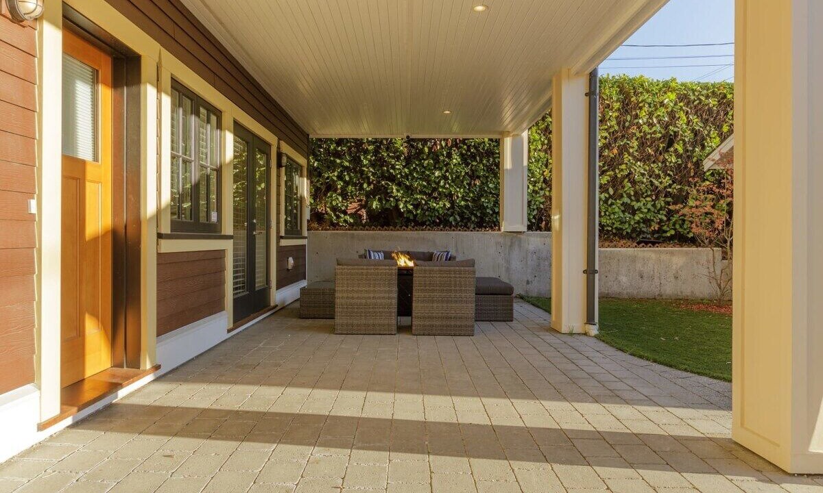 Photo of Patio Balcony in Lower Lonsdale