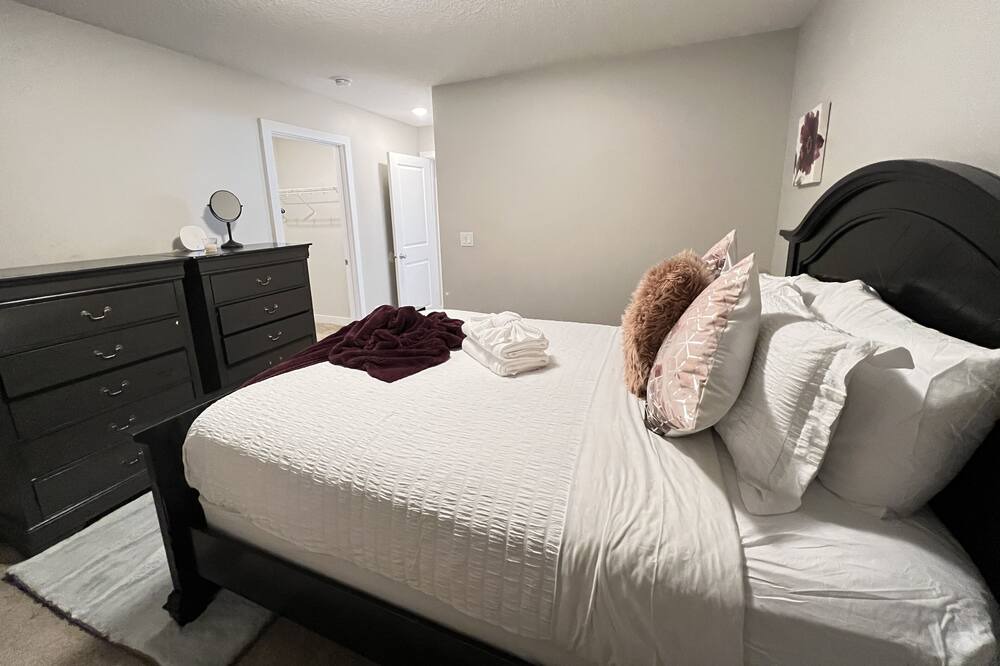 Photo of Bedroom in West Edmonton