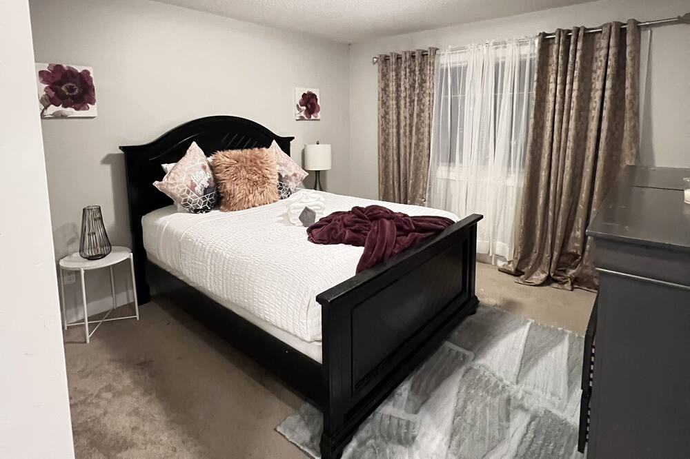 Photo of Bedroom in West Edmonton