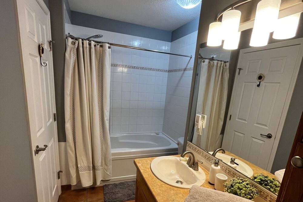 Photo of Bathroom in Okanagan-Similkameen