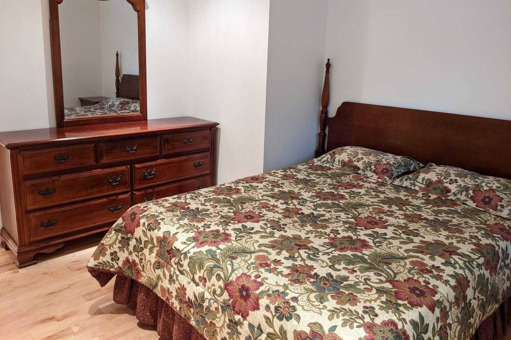 Photo of Bedroom in Crescent Beach