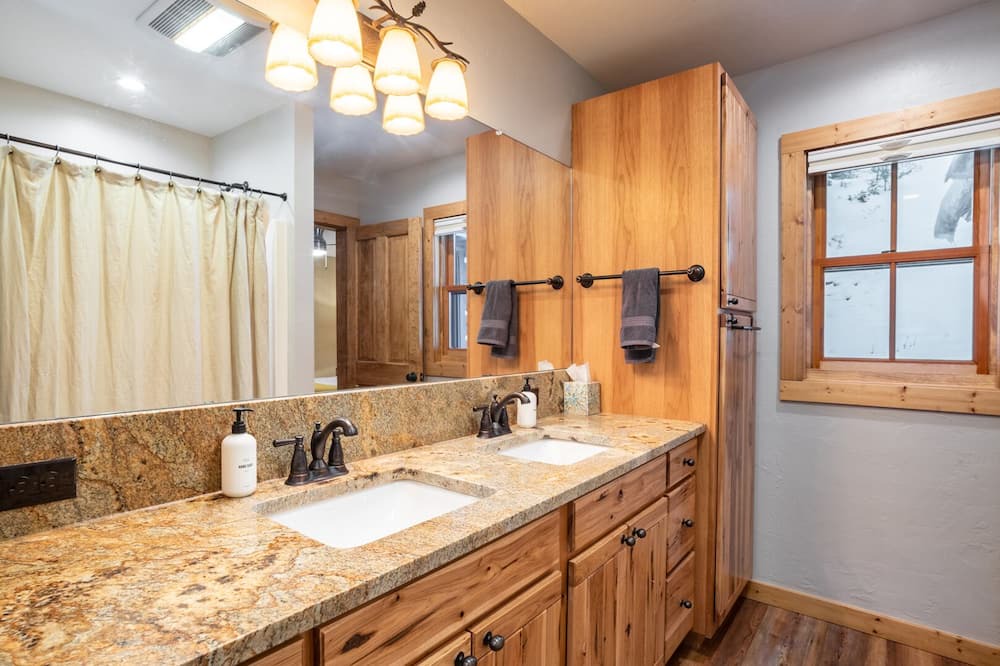 Photo of Bathroom in Almont