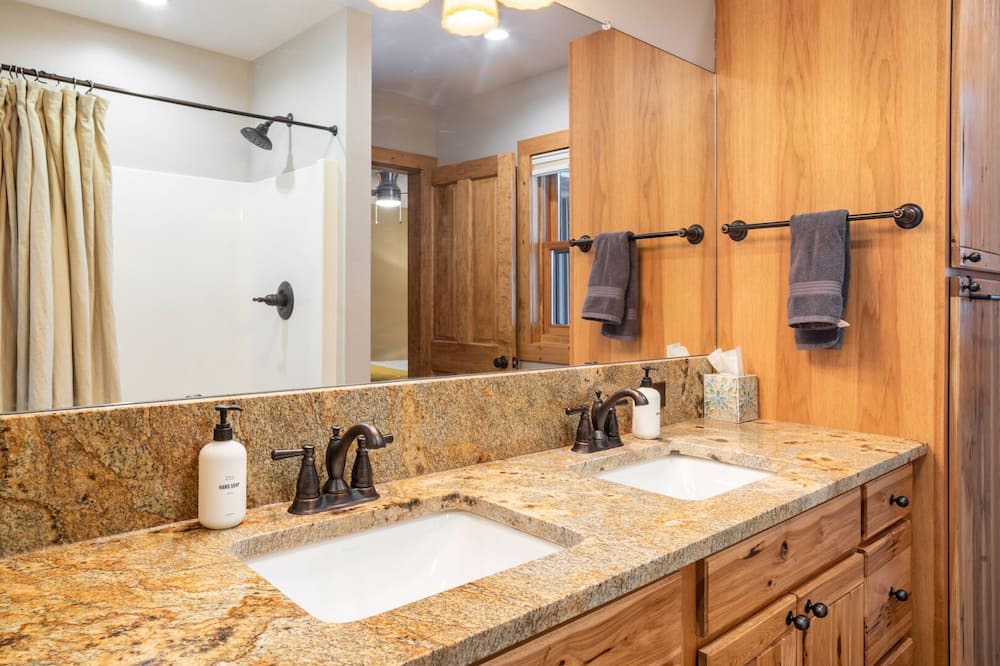 Photo of Bathroom in Almont