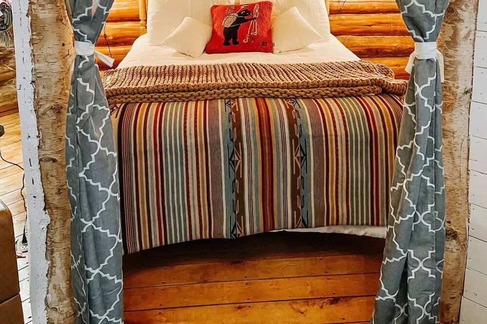 Photo of Bedroom in Lyndon Center