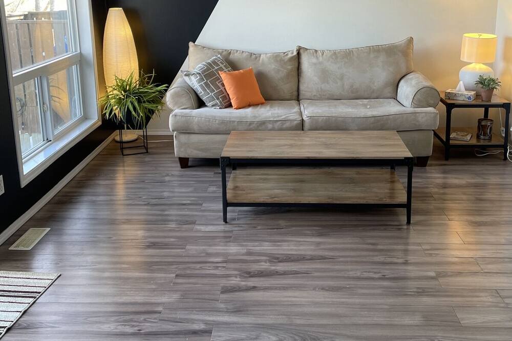 Photo of Livingroom in Morinville