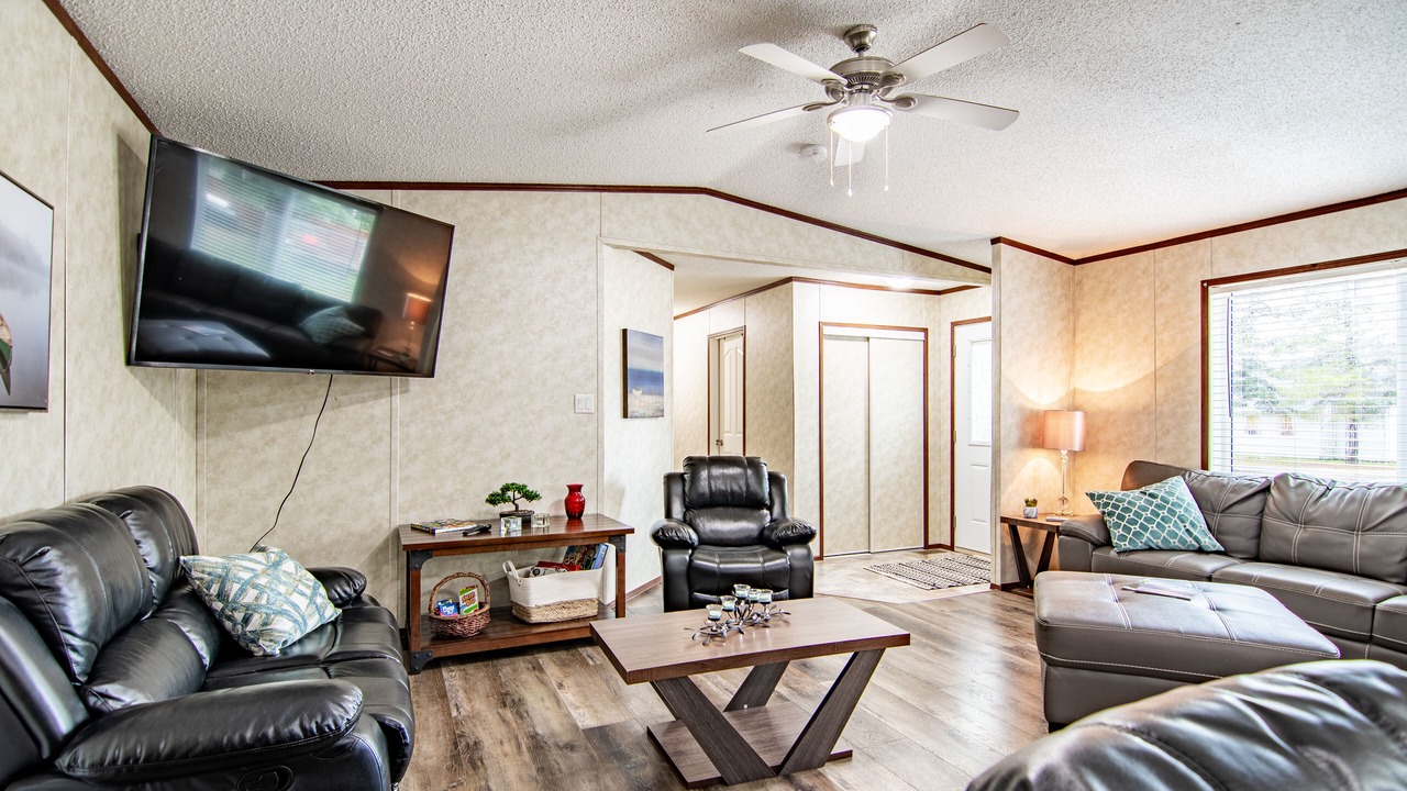 Photo of Livingroom in Sylvan Lake