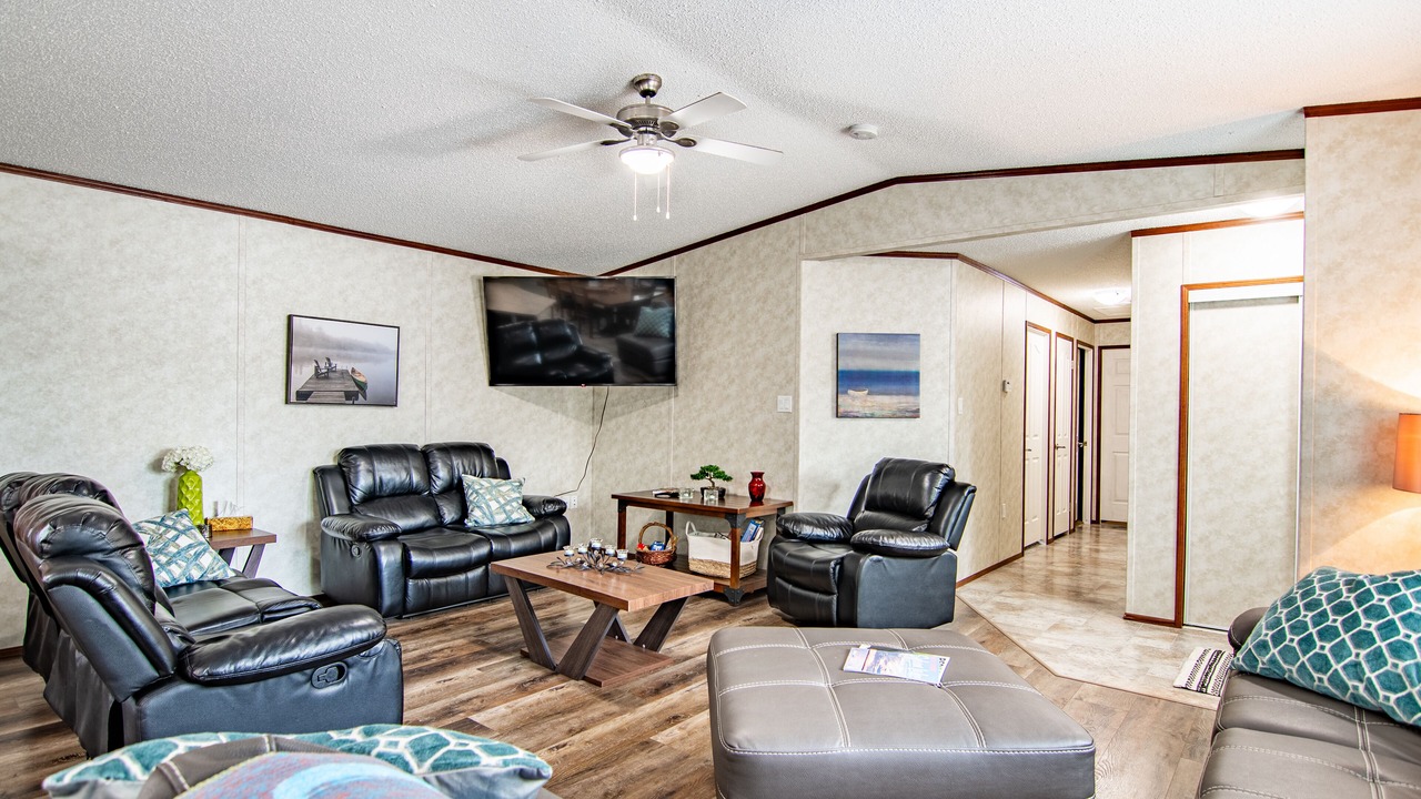 Photo of Livingroom in Sylvan Lake