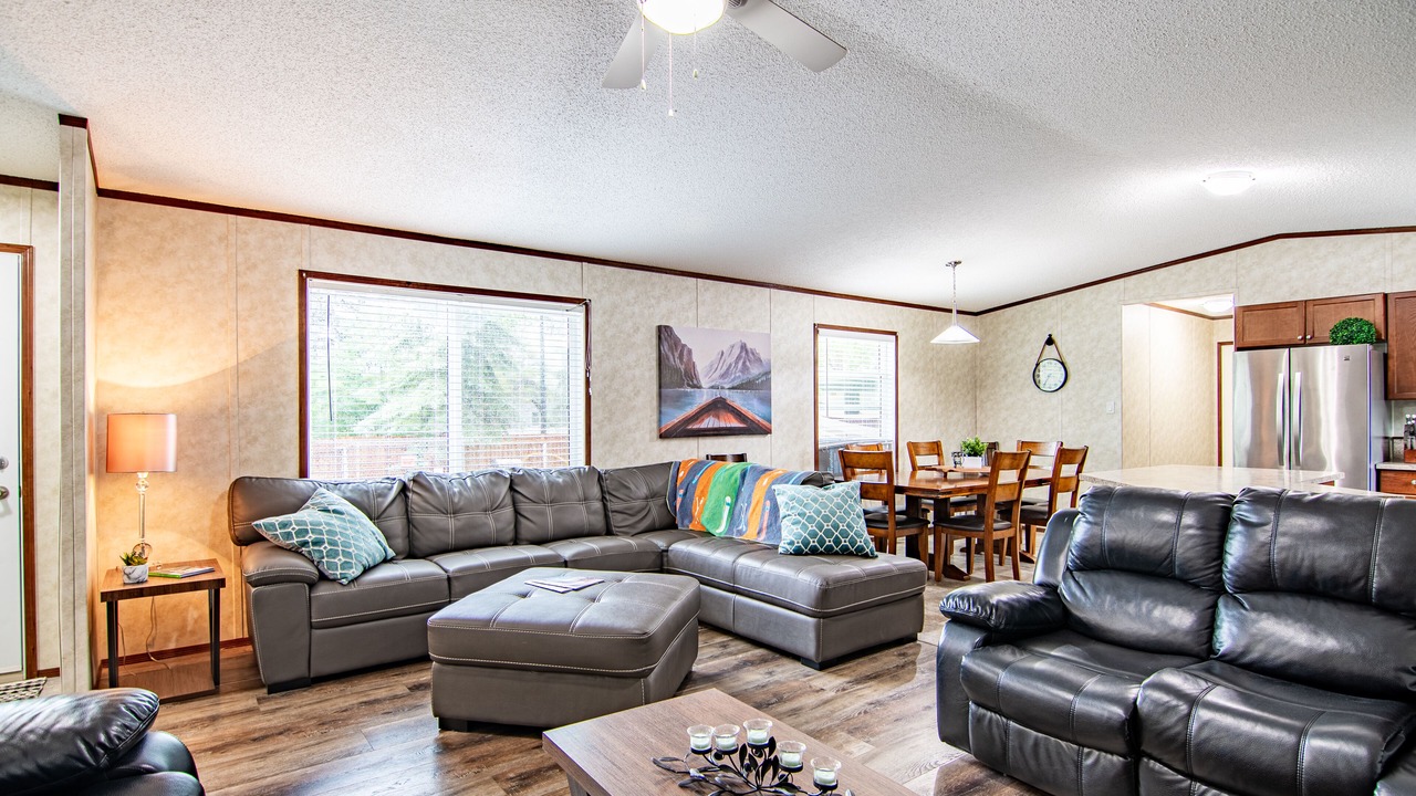 Photo of Livingroom in Sylvan Lake