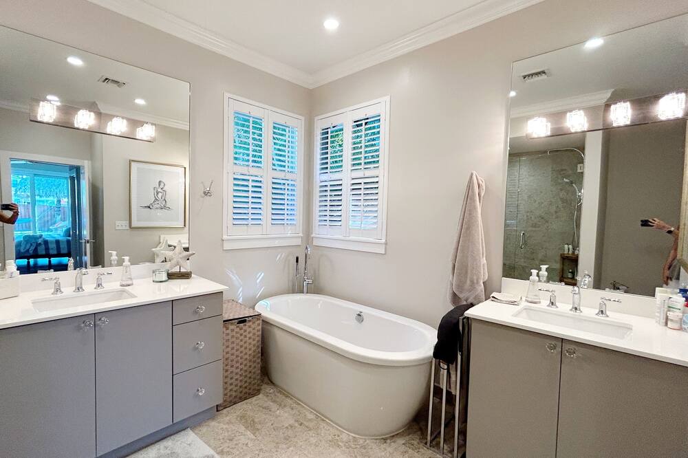 Photo of Bathroom in Totterdale
