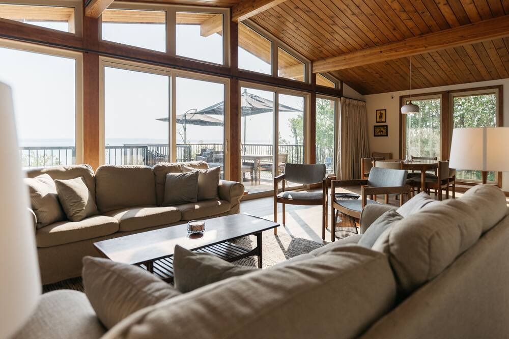 Photo of Livingroom in Markerville