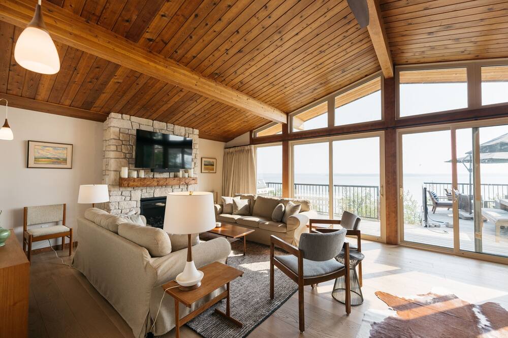 Photo of Livingroom in Markerville
