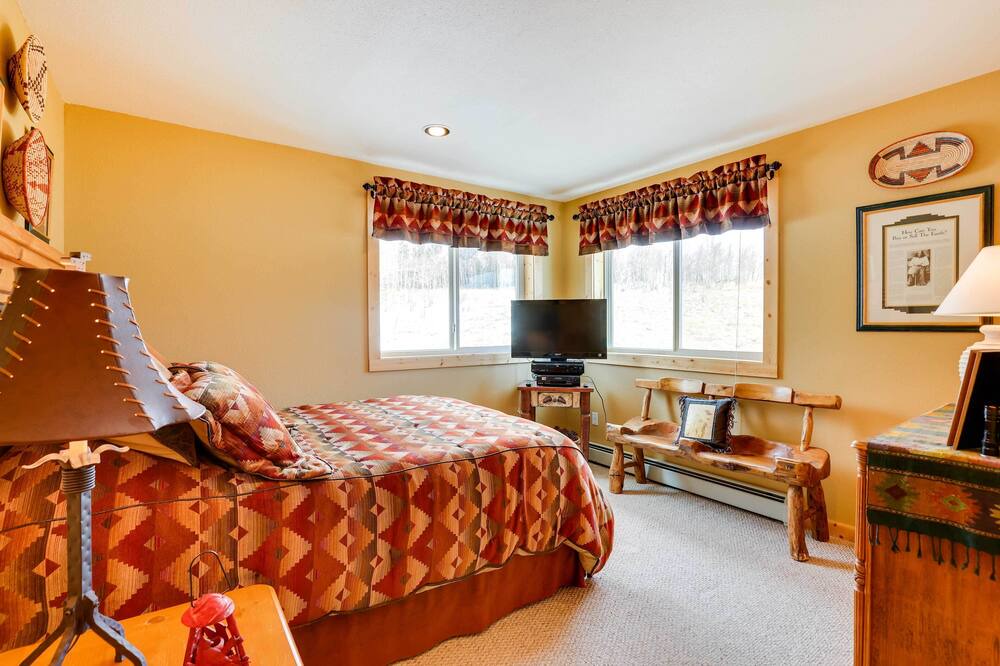 Photo of Bedroom in Warm Springs