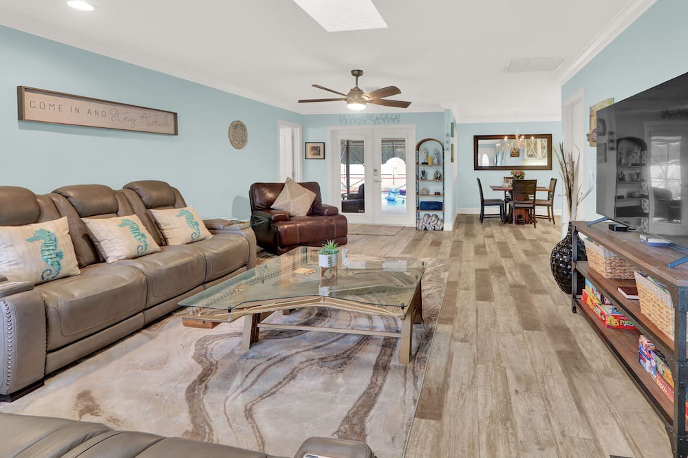 Photo of Livingroom in Paseo