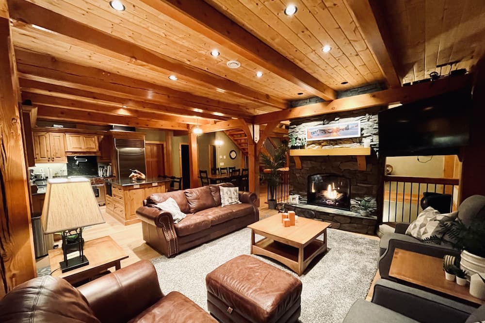 Photo of Livingroom in Sun Peaks
