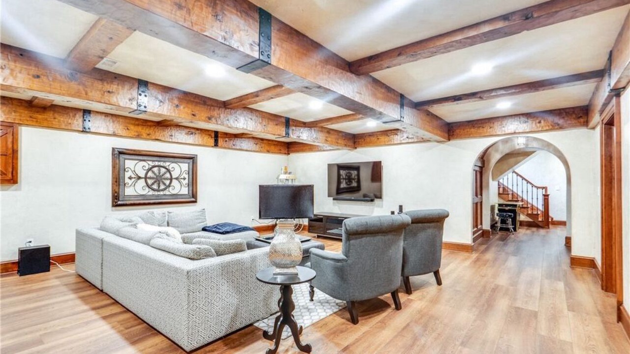 Photo of Livingroom in Olmsted Falls