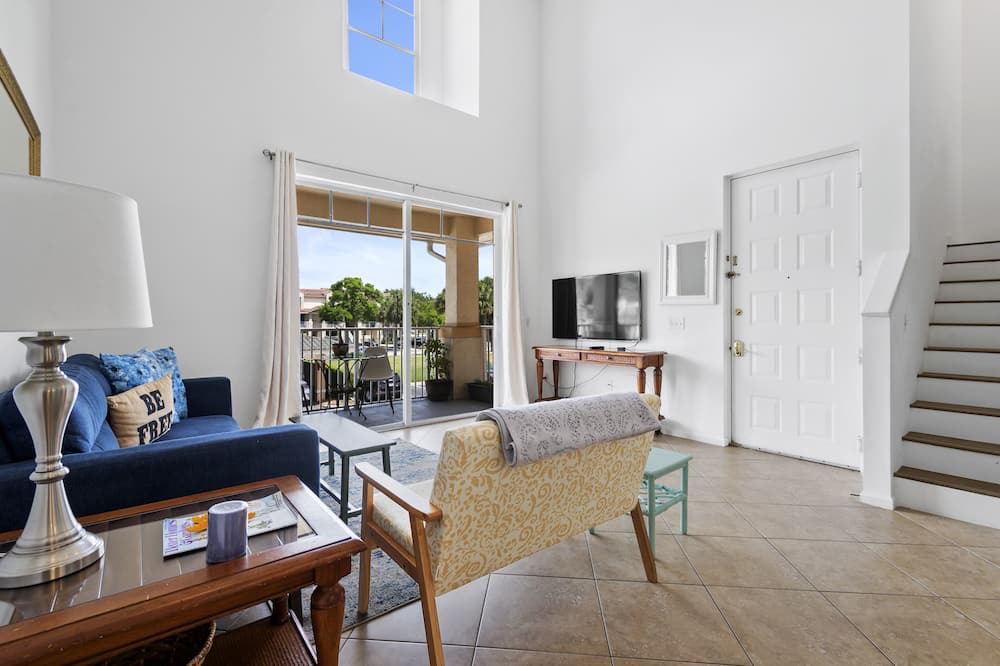 Photo of Livingroom in Abacoa
