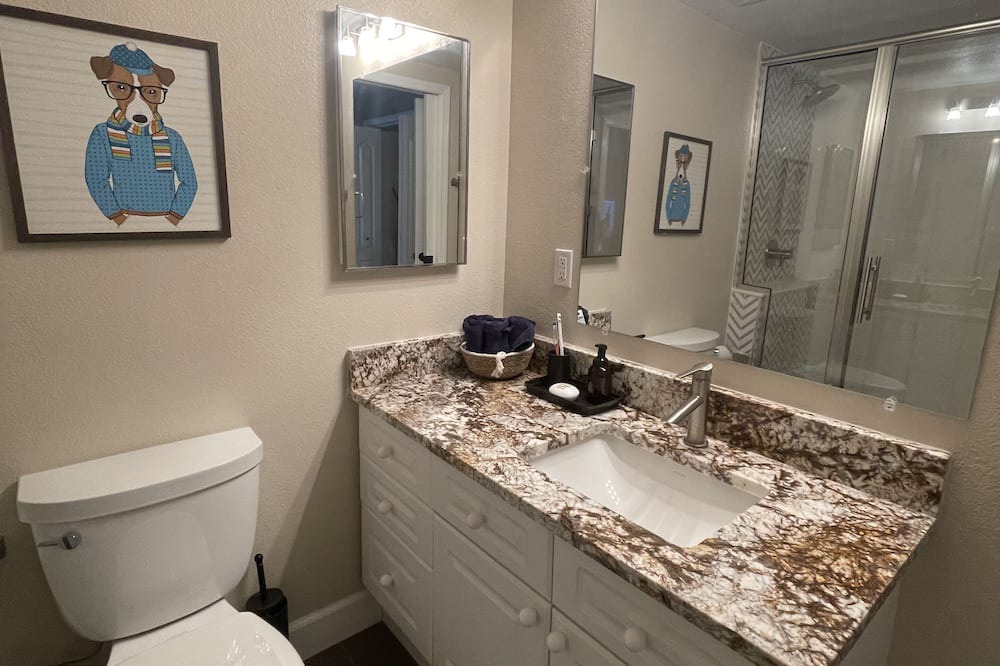 Photo of Bathroom in Castle Pines North