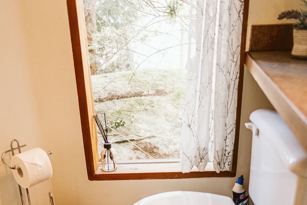 Photo of Bathroom in Galiano