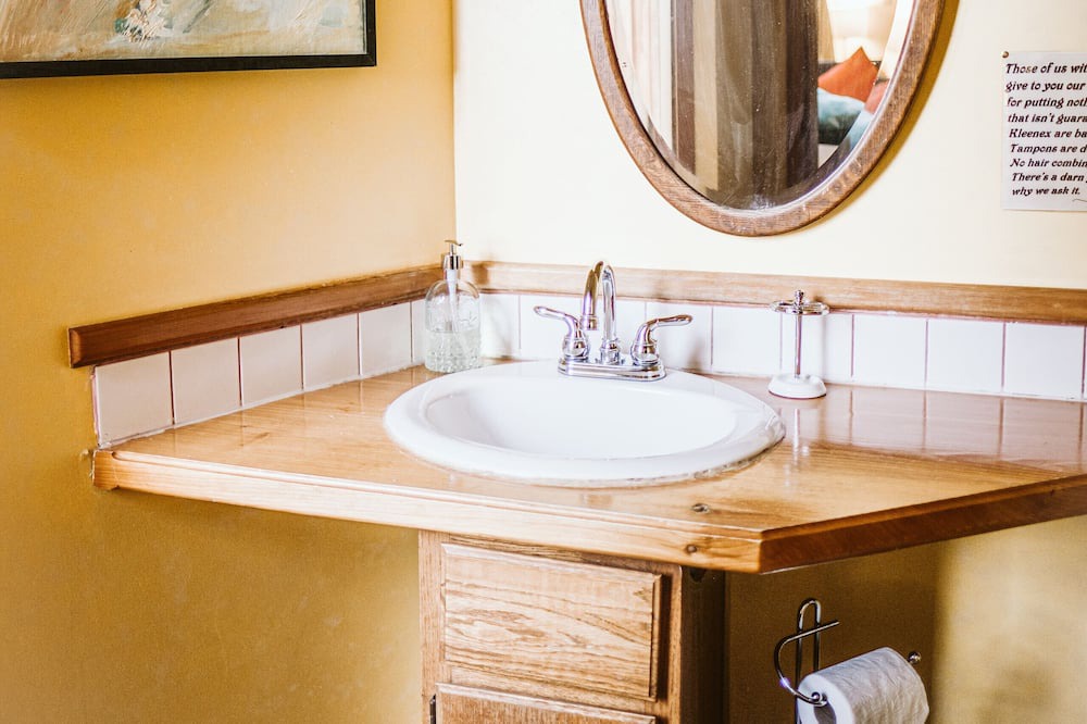 Photo of Bathroom in Galiano