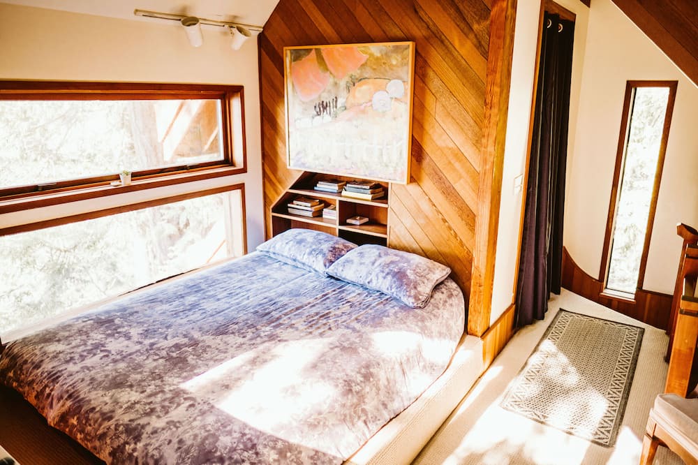 Photo of Bedroom in Galiano