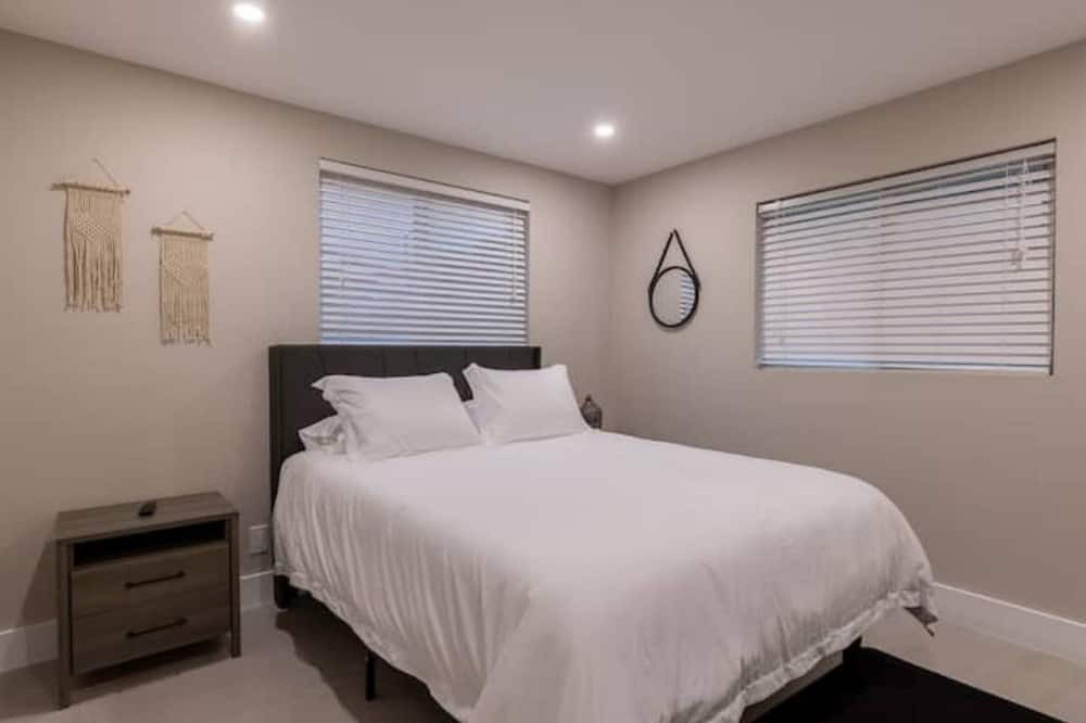 Photo of Bedroom in Garden Isles
