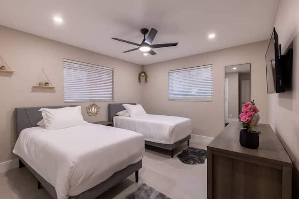 Photo of Bedroom in Garden Isles