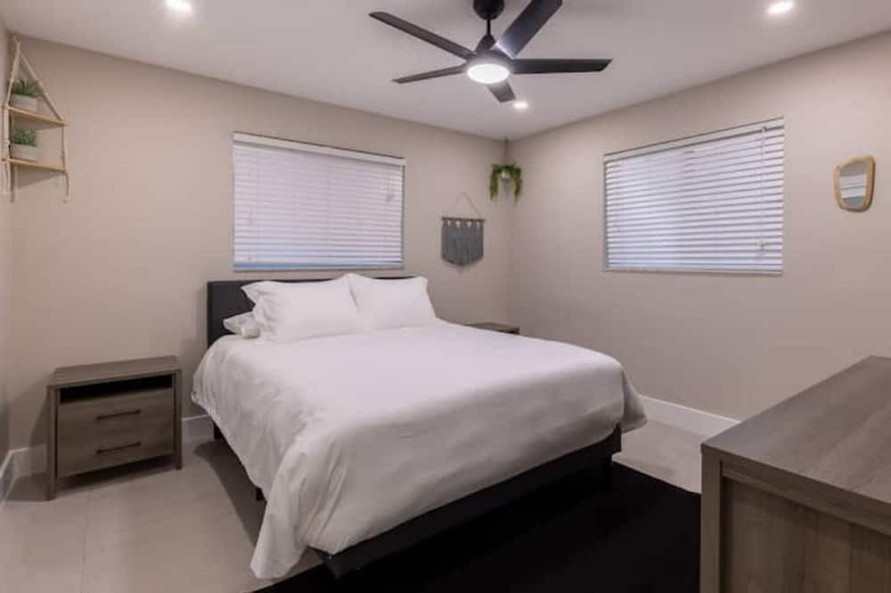 Photo of Bedroom in Garden Isles
