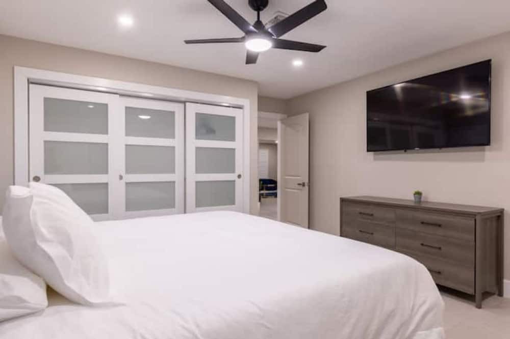 Photo of Bedroom in Garden Isles