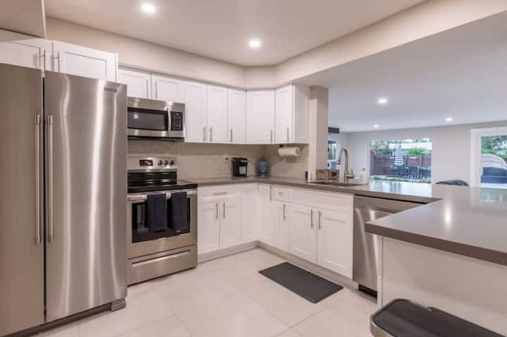 Photo of Kitchen in Garden Isles