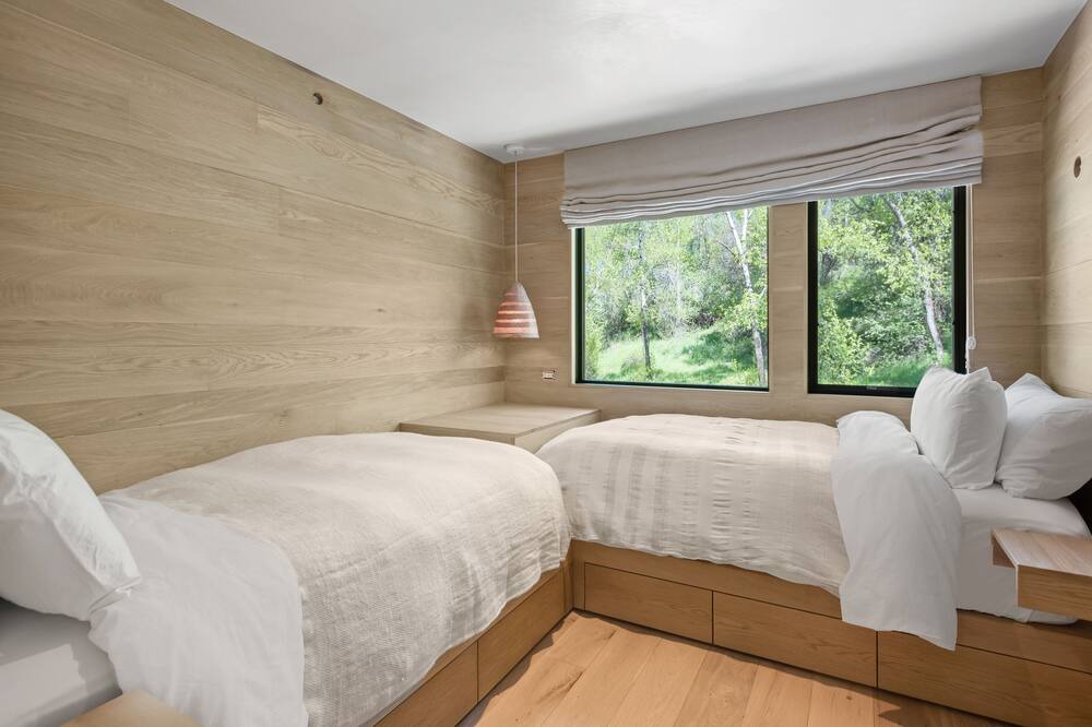 Photo of Bedroom in Red Mountain