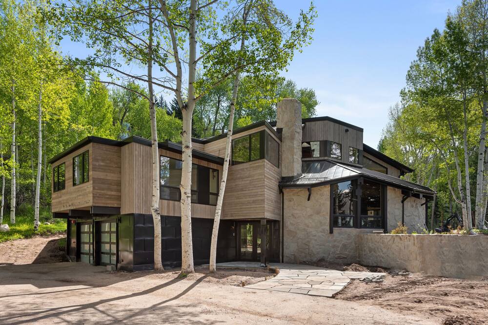 Photo of Outdoor in Red Mountain