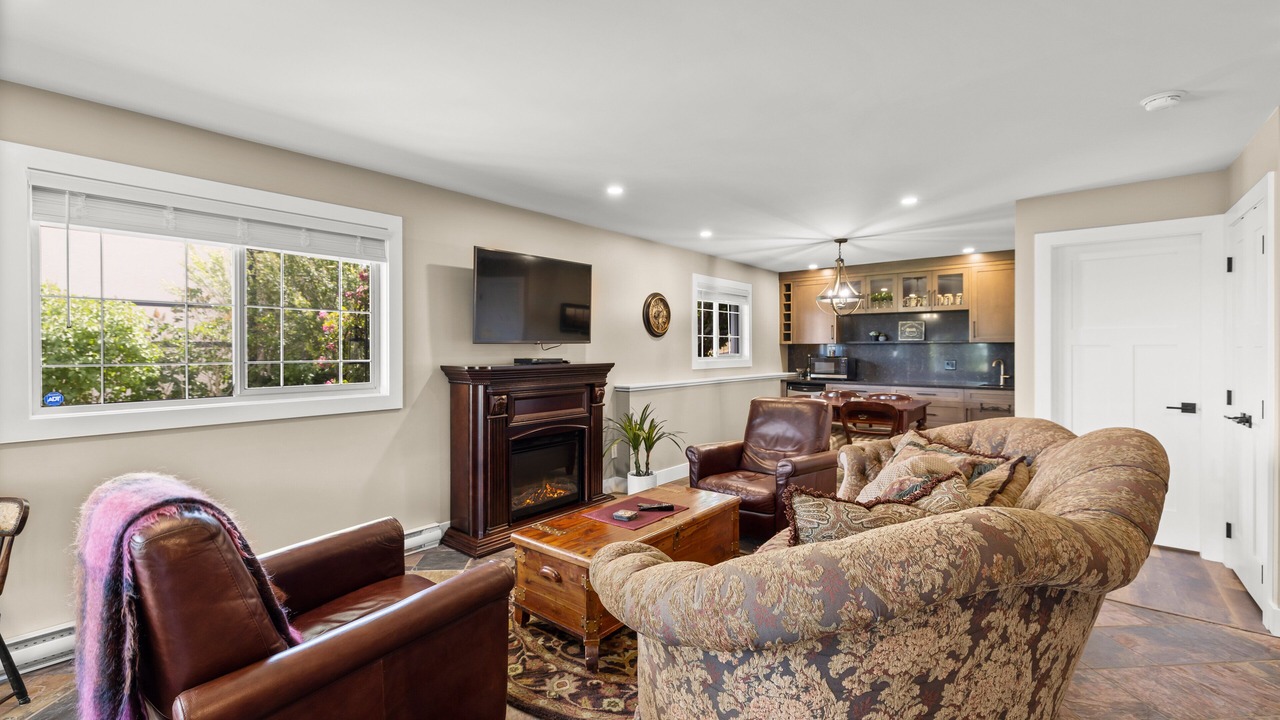 Photo of Livingroom in Colwood
