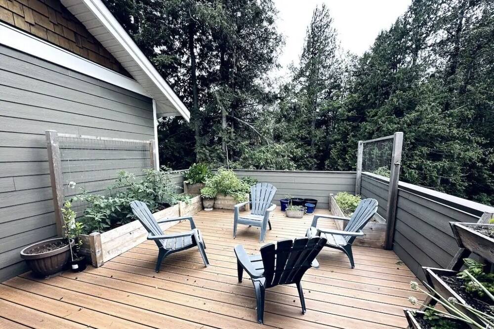Photo of Outdoor in Brackendale