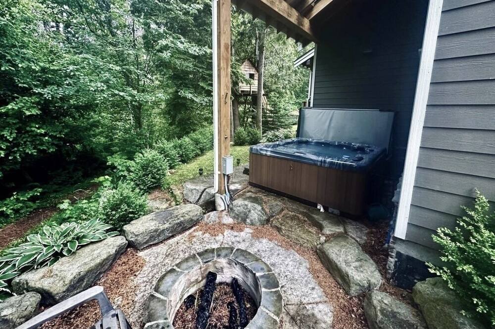 Photo of Outdoor in Brackendale