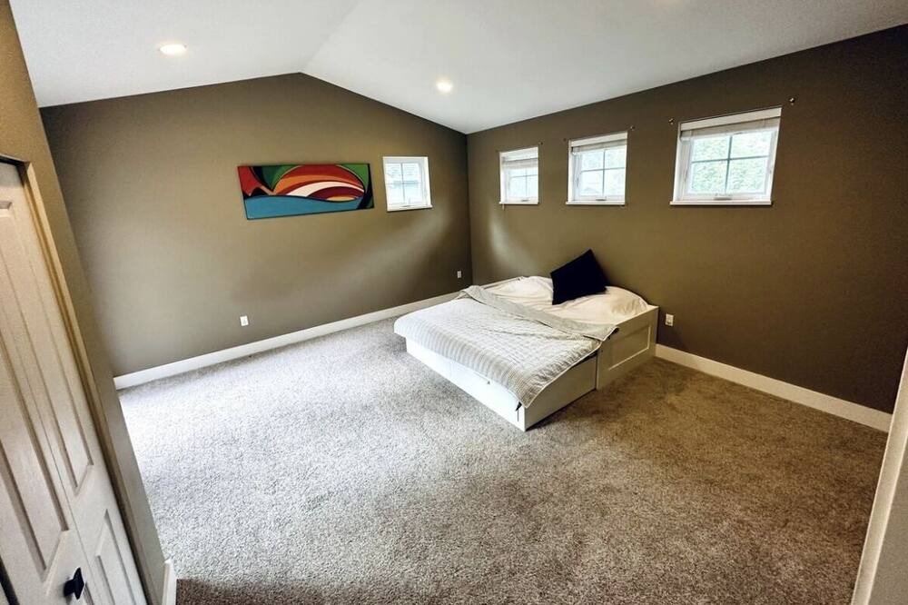 Photo of Bedroom in Brackendale