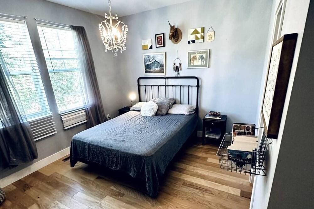 Photo of Bedroom in Brackendale