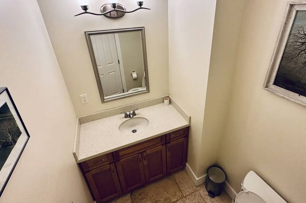 Photo of Bathroom in Brackendale