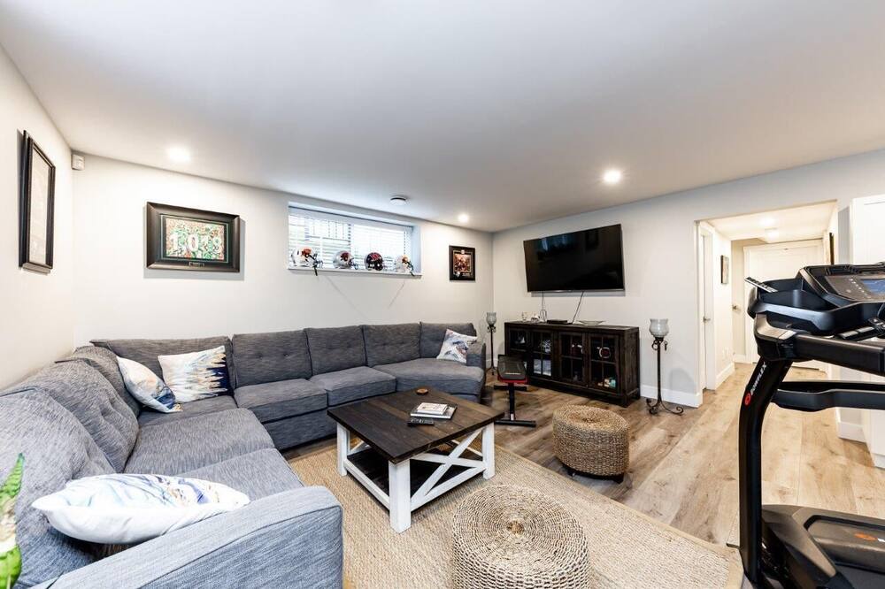 Photo of Livingroom in Crescent Beach