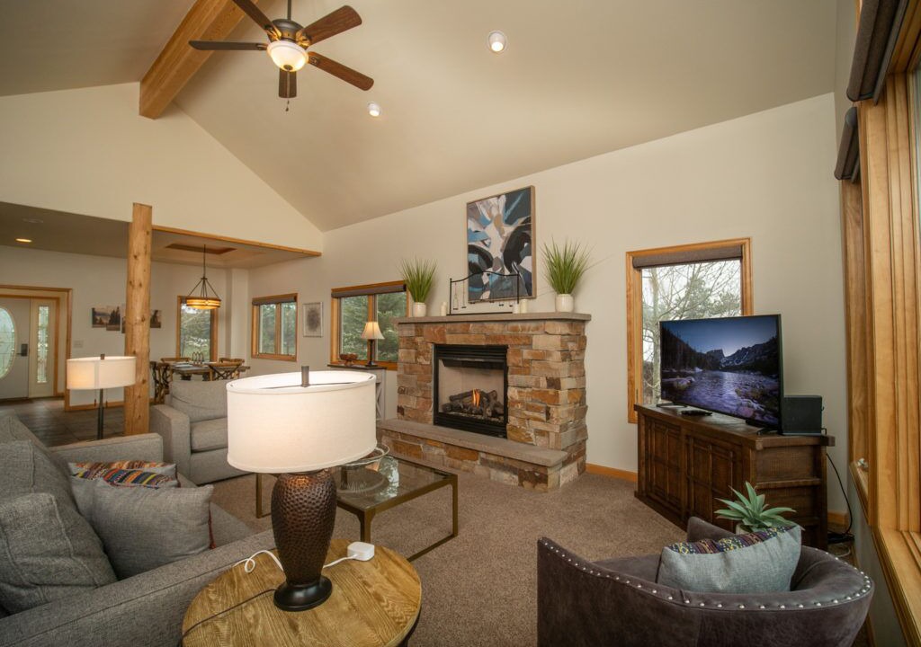 Photo of Livingroom in Stanley Hills